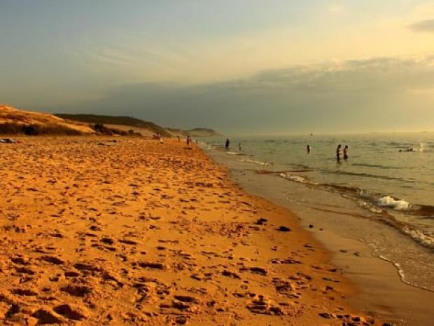 Visite des plages du Pays Basques en été durant la colonie de vacances itinérante