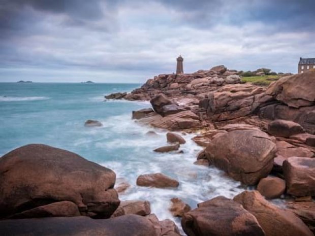 Côte de la Bretagne en été 