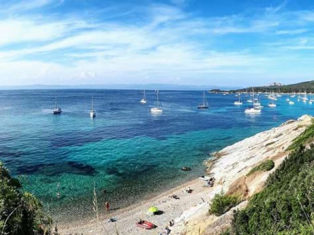 Plage de la côte d'azur visité durant la colonie de vacances itinérante