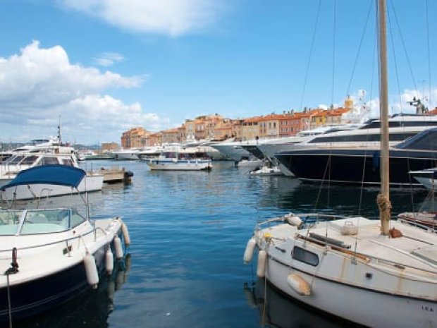 Un port de la côte d'azur visité en colonie de vacances