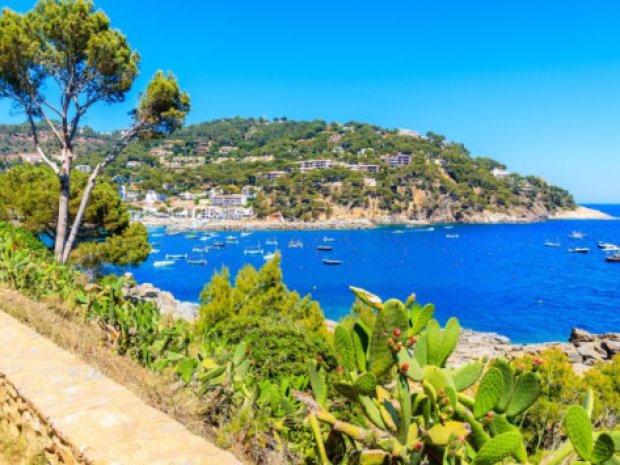 Vue sur Costa Brava ou les jeunes partent en colo cet été