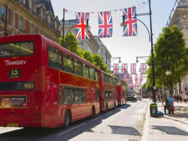 Rue londonienne en colo de vacances en Angleterre cet été  