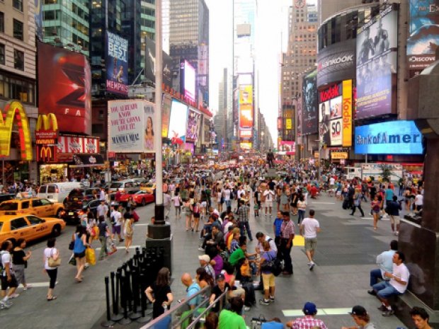 Vue sur Times Square, lors d'une colonie de vacances à New York durant l'été