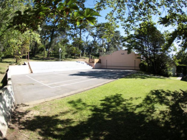 Terrain exterieur colonie de vacances domaine du pignada