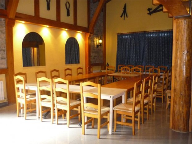 Salle à manger de l'hébergement de la colonie de vacances à Andorre