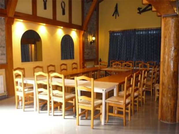 Salle à manger de l'hébergement de la colonie de vacances à Andorre