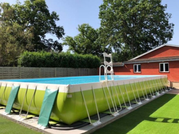 Piscine dans la classe découverte dans la Nièvre