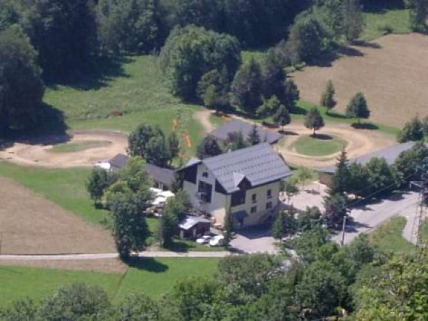 Vue aérienne du centre de la Chaudanne en été