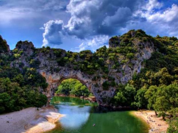 Vue sur le Pont d'Arc en Ardèche