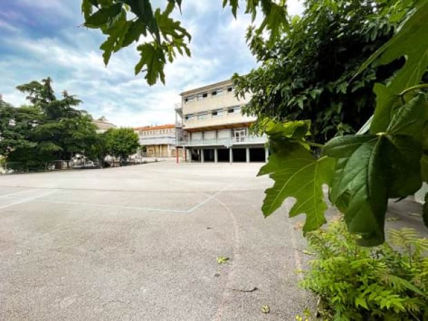 Vue sur la cour du centre de colonie de vacances