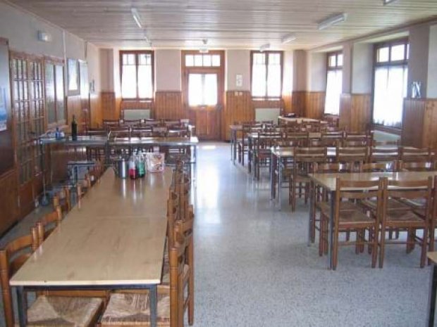 Salle à manger du centre de colonie de vacances de Bellevaux