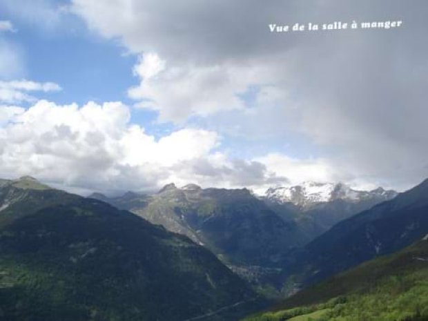 Vue de la salle à manger du centre de Courchevel