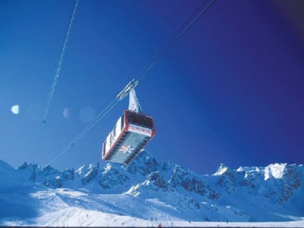 Télécabine Courchevel vacances enfants au ski
