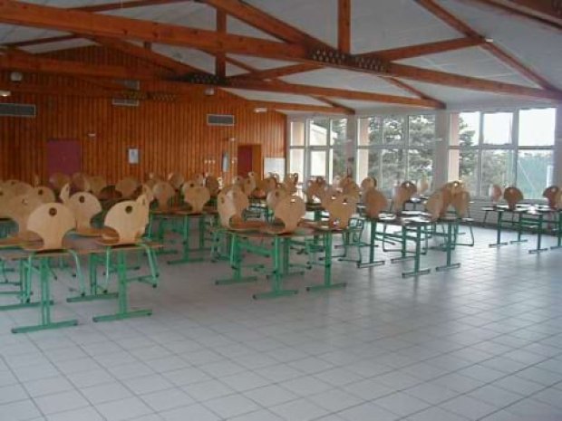 Salle à manger du centre de colonie de vacances de Retournac