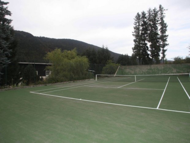 Terrain de tennis du centre de colonie de vacances à Villard de Lans