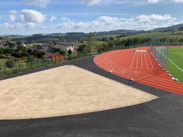 terrain d'athlétisme pour stages sportifs