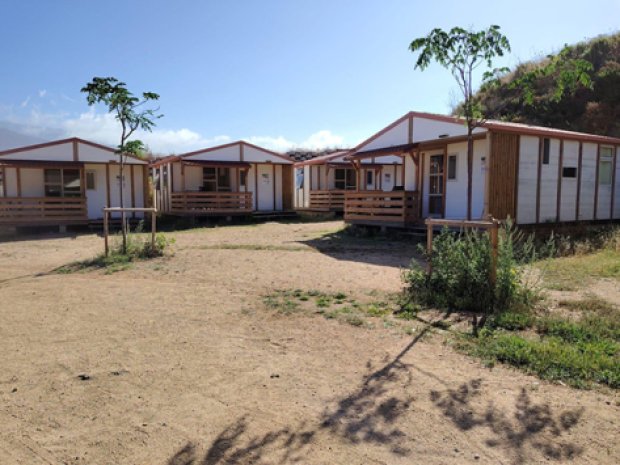 logements dans camping situé à l'entrée de propriano