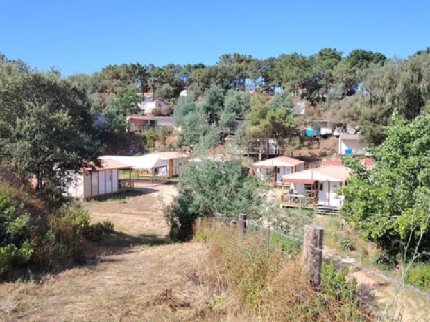 vue sur le camping se trouvant à l'entrée de propriano cet été