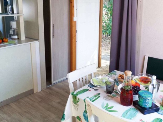 aménagement intérieur d'un chalet en corse pour des vacances au soleil