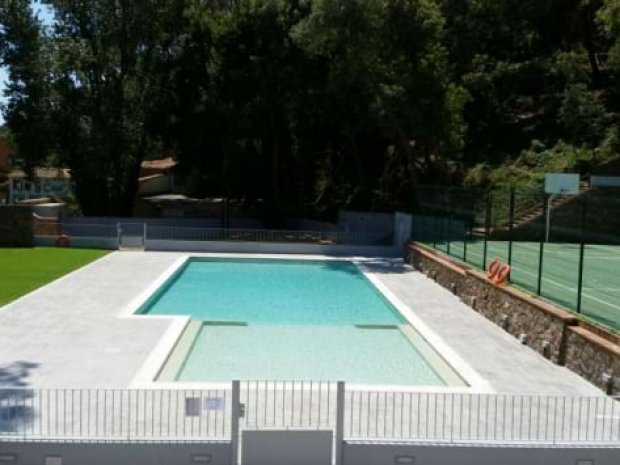 Piscine du centre de colonie de vacances en Espagne