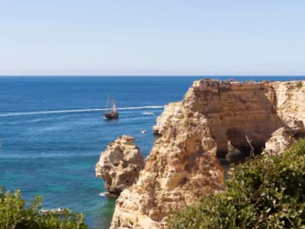 Panorama au Portugal où les ados vont voyager cet été et être hébergés en campings confortables