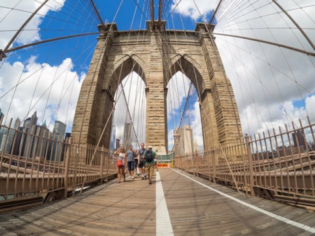Pont de Brooklyn à New York lors d'une colonie de vacances pour ados