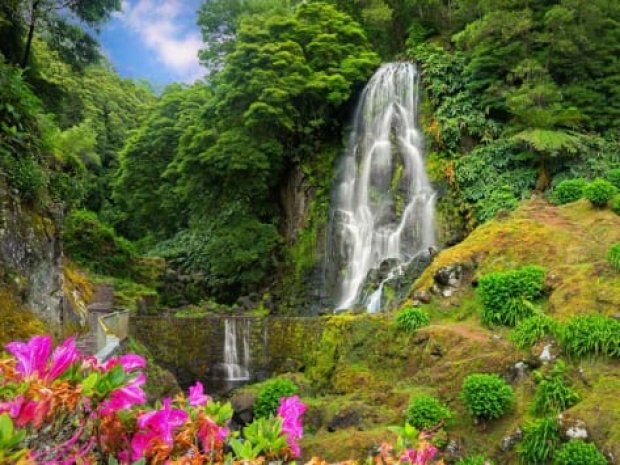 Cascades d'Achada au Portugal visitées pendant la colonie de vacances