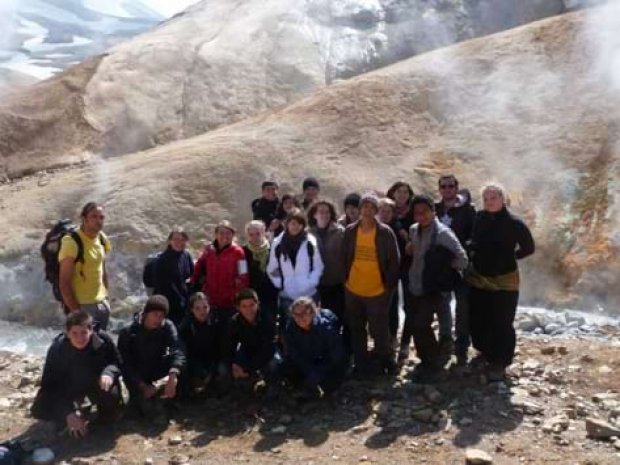 Ados en colonie de vacances visitent les volcans d'Islande