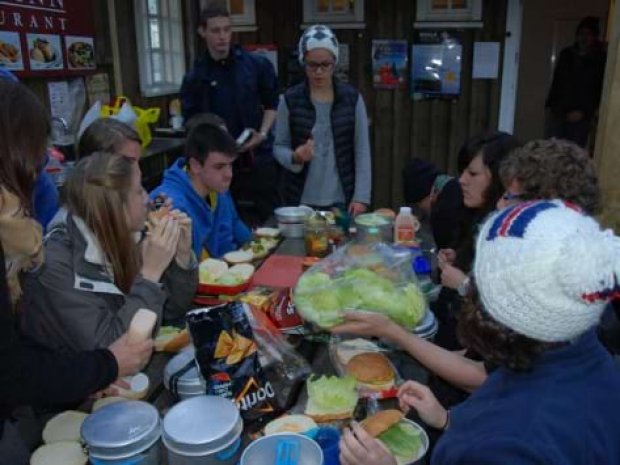 Ados en colonie de vacances en Islande