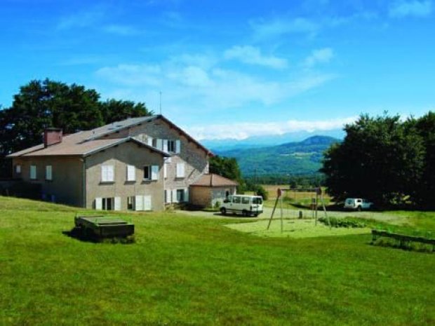 Vue sur le centre Joël Ponçon dans la Drome